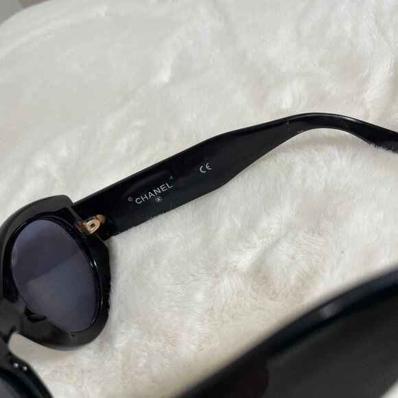 CHANEL Black Sunglasses with Gold Accents main image 8